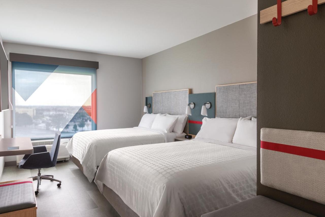 Avid Hotel-Midland Extérieur photo