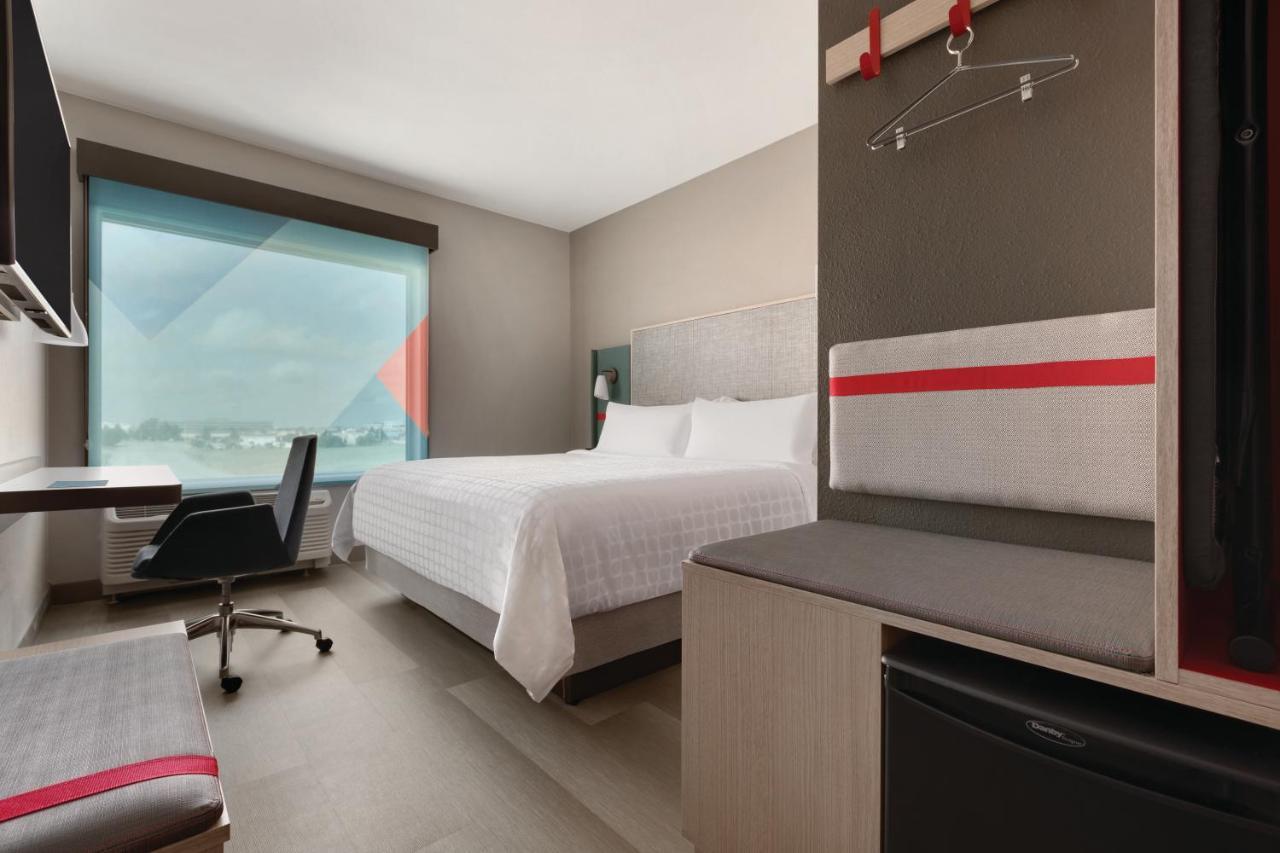 Avid Hotel-Midland Extérieur photo