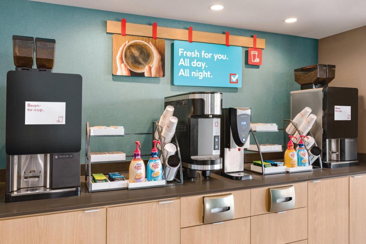 Avid Hotel-Midland Extérieur photo