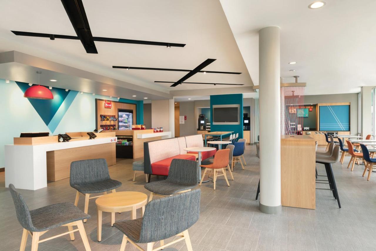 Avid Hotel-Midland Extérieur photo